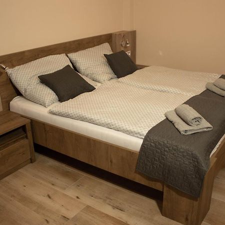 Apartmany Pilot Velka Hledsebe Exterior foto